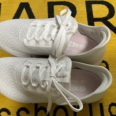 美品！ リーボック スニーカー ウォーキングシューズ レディース 23.5㎝の画像