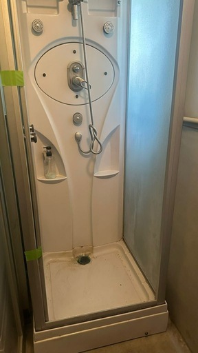 ユニットシャワー (Unit Shower)