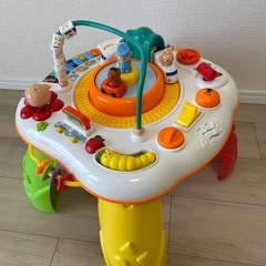 トイザらス（Toys"R"Us）のオリジナルブランド「Top Tots（トップトッツ）」の「あそびがいっぱい！ライト＆サウンドテーブルの画像