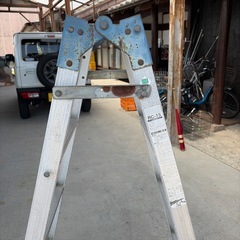 ４段脚立の画像