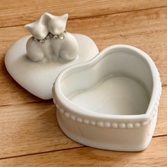 陶器　猫 アクセサリーケースの画像