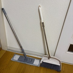 マイクロファイバーモップとほうきちりとりセットの画像