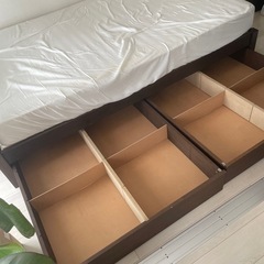 無印　収納引き出し棚付きセミダブルベッドの画像