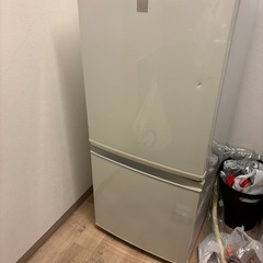 冷蔵庫137リットルの画像