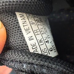 adidas スニーカー　23cm
の画像