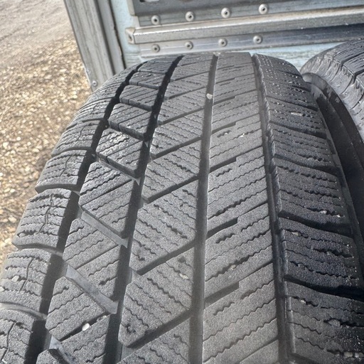 バリ山　BRIDGESTONE ブリヂストン　ブリジストン　VRX2 165/70R14 スタッドレス　タイヤ　2022年製　14インチ