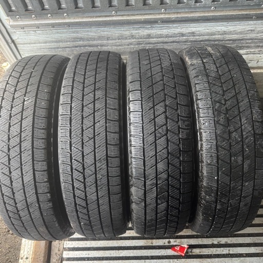 バリ山　BRIDGESTONE ブリヂストン　ブリジストン　VRX2 165/70R14 スタッドレス　タイヤ　2022年製　14インチ
