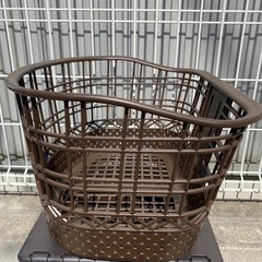 ブリヂストン⭐️未使用美品⭐️自転車フロント用バスケット 日本製 『ドレスラウンドバスケット』メーカー正規品 3,366円のお品物（取付金具無し） の画像