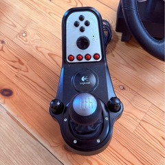 Logicool(ロジクール)G27 レーシングホイール　ハンコン　　ハンドルコントローラーの画像