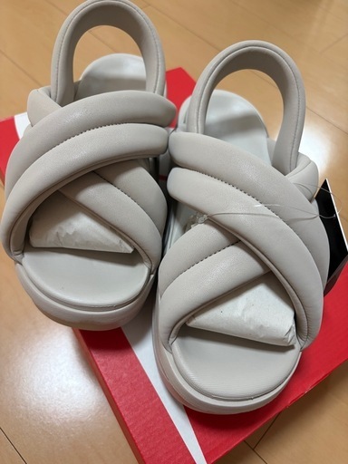 エアマックスアイラ　24センチ