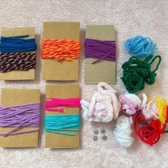 ボタン＆毛糸＆ケースの画像