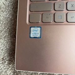 ASUS PC ピンク系の画像