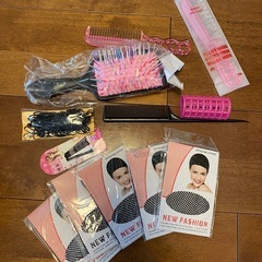 【引取限定】ウィッグ7点セット＋ケア用品（ネット・くし付き）まとめ売りの画像