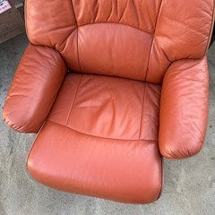 A 本革 パーソナルチェア ブラウンの画像