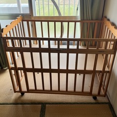 ベビーベッドの画像