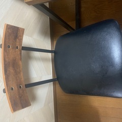 ダイニングテーブルと椅子セットの画像