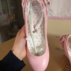 ピンクのローヒールパンプス🎀の画像