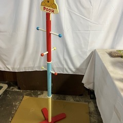【無料】【引取限定】プーさん子供用ポールハンガーお譲り致します。2026/3/24の画像
