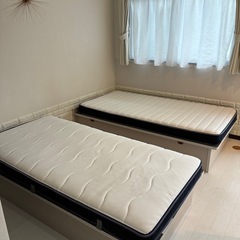 跳ね上げ収納付きシングルベッド✨2台の画像