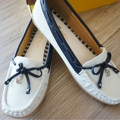 新品未使用 mare mare ホワイト/ネイビー ローファー パンプス XLの画像