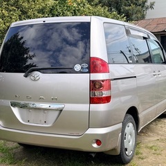 トヨタ ノアの画像