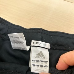 アディダス　キッズ　長ズボン　１３０サイズの画像