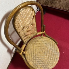 レトロな椅子の画像