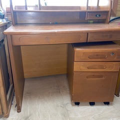 子ども用の学習机セットの画像