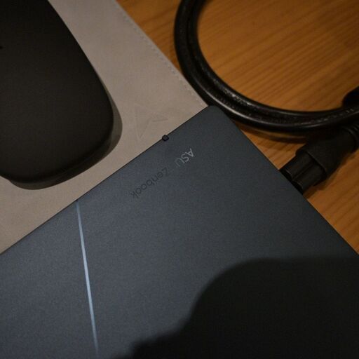 ASUS Zenbook 14 OLED（Ultra 9・32GB RAM・1TB SSD）– ほぼ新品・フルセット＋付属品付き