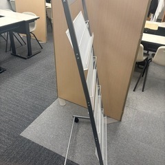 マガジンラック　スチールラック　キャスターの画像