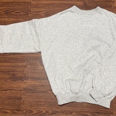 グレイル トップス オートミール花ロゴ刺繍裏起毛スウェットトップス フリーサイズの画像