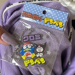 新品 ドンペン × クロミちゃん パーカー プルオーバー Mの画像