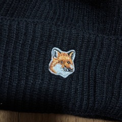 定価1万以上‼️メゾンキツネビーニーの画像