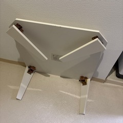 折りたたみ机の画像