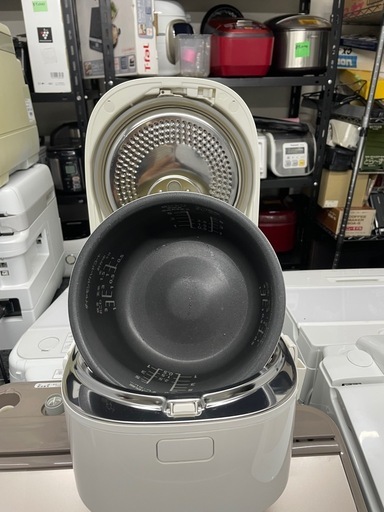 配送可能　保証付き 2021年製パナソニック炊飯器 ライス&クッカー ホワイト SR-UNX101-W [5.5合 /IH]