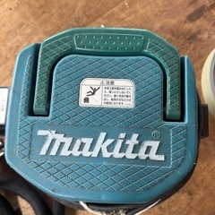 マキタ　電動丸鋸と集塵機の画像