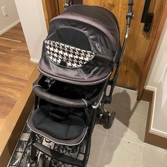 対面式ベビーカーの画像