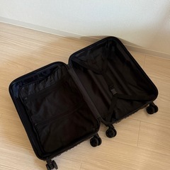 【お譲り先決まっています】スーツケースの画像