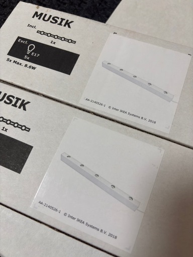 IKEAのドレッシングテーブル用ランプ12個とランプホルダー2個