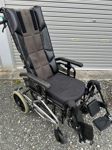 介助型車椅子