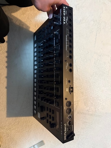 TR8S   Roland   ドラムマシーン