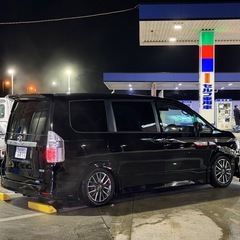 トヨタ ヴォクシー ZRR70W 今月末には抹消します。の画像