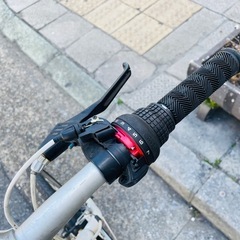 『ＳＡＬＥ　３０％』　クロスバイク　２０インチ　6変速　フレーム　アルミ　白　配達可能の画像