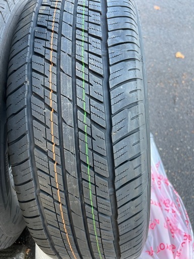 未使用　ランクル250純正タイヤ　265/65R18