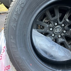 未使用　ランクル250純正タイヤ　265/65R18の画像
