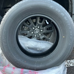 未使用　ランクル250純正タイヤ　265/65R18の画像