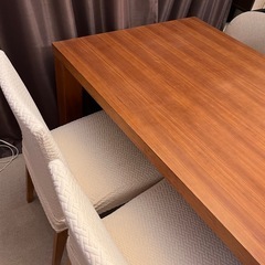 【無料】ダイニングテーブル＆椅子2脚の画像