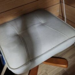 引き取り限定 即日手渡し可能 1人掛けソファ オットマン付きの画像
