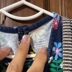 ベビー服サロペットとCartersセットの画像