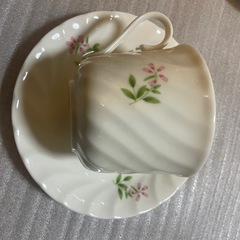 小さめのコーヒーカップの画像